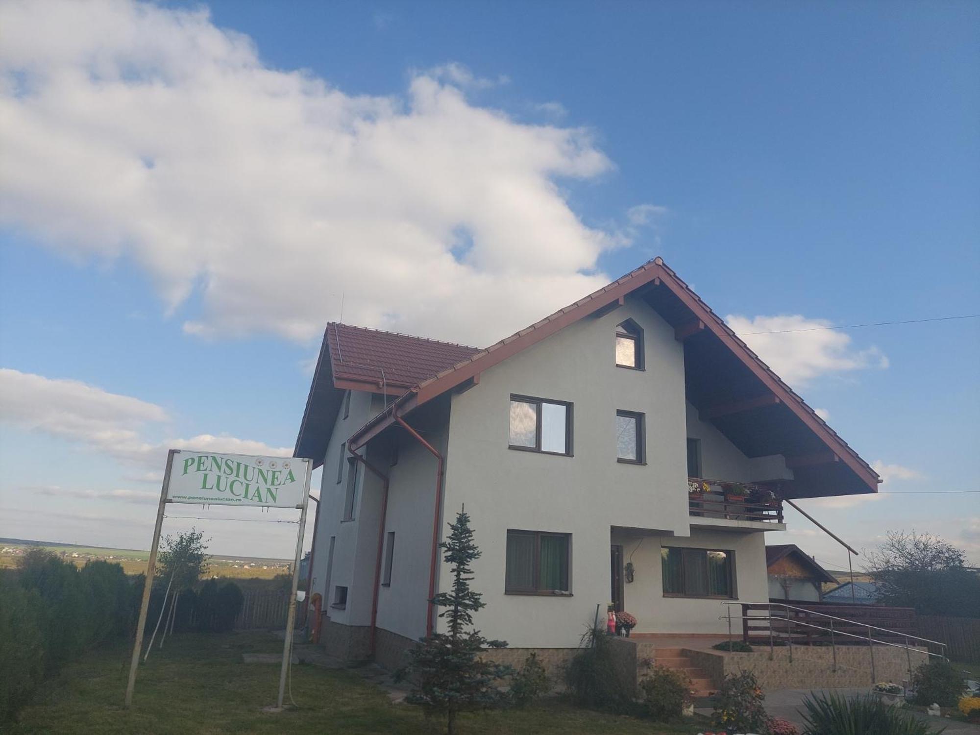 Pensiunea Lucian Baltati Exteriör bild